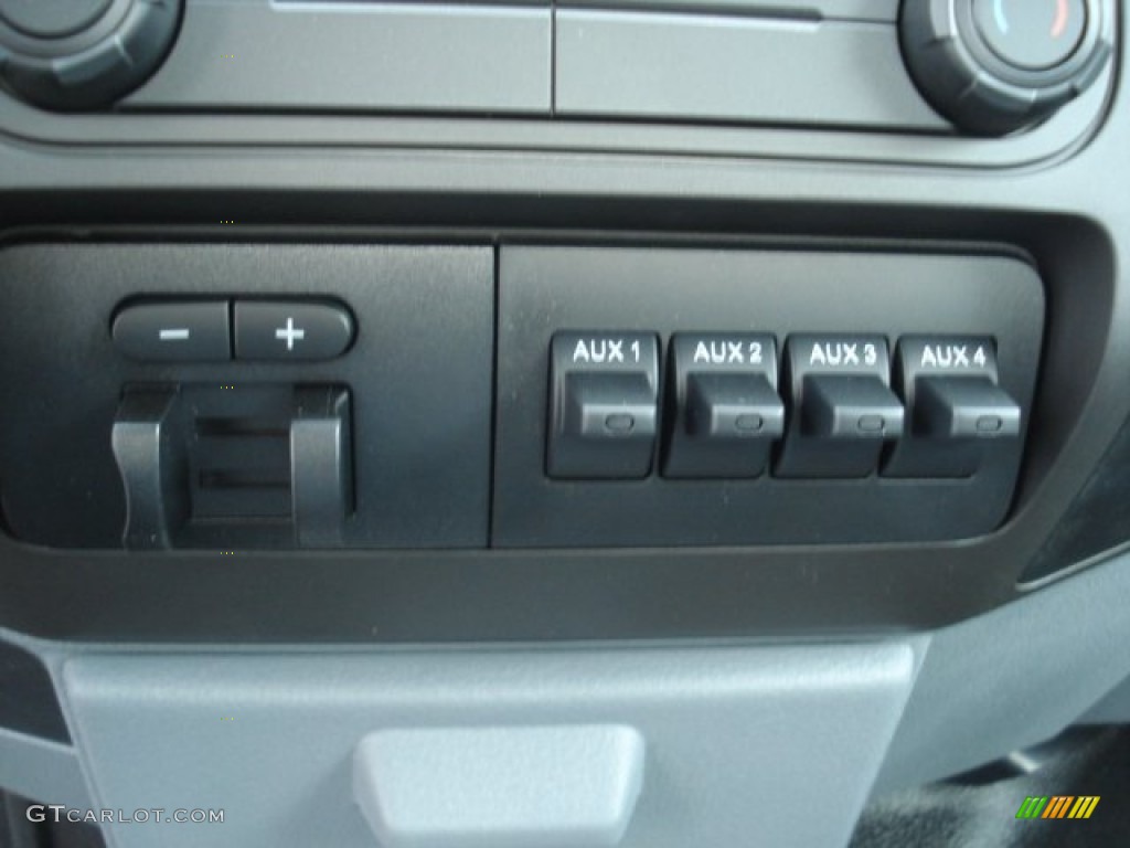 2012 Ford F350 Super Duty XL Regular Cab 4x4 Commercial Controls Photo #71301535