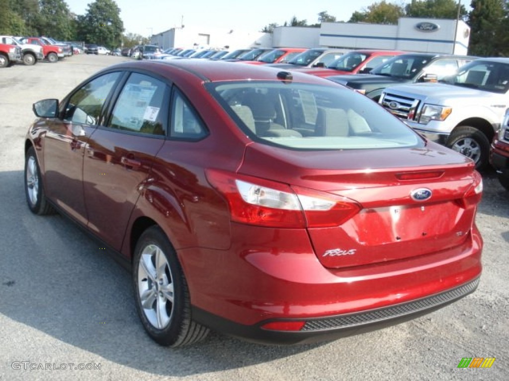 2013 Focus SE Sedan - Ruby Red / Medium Light Stone photo #6