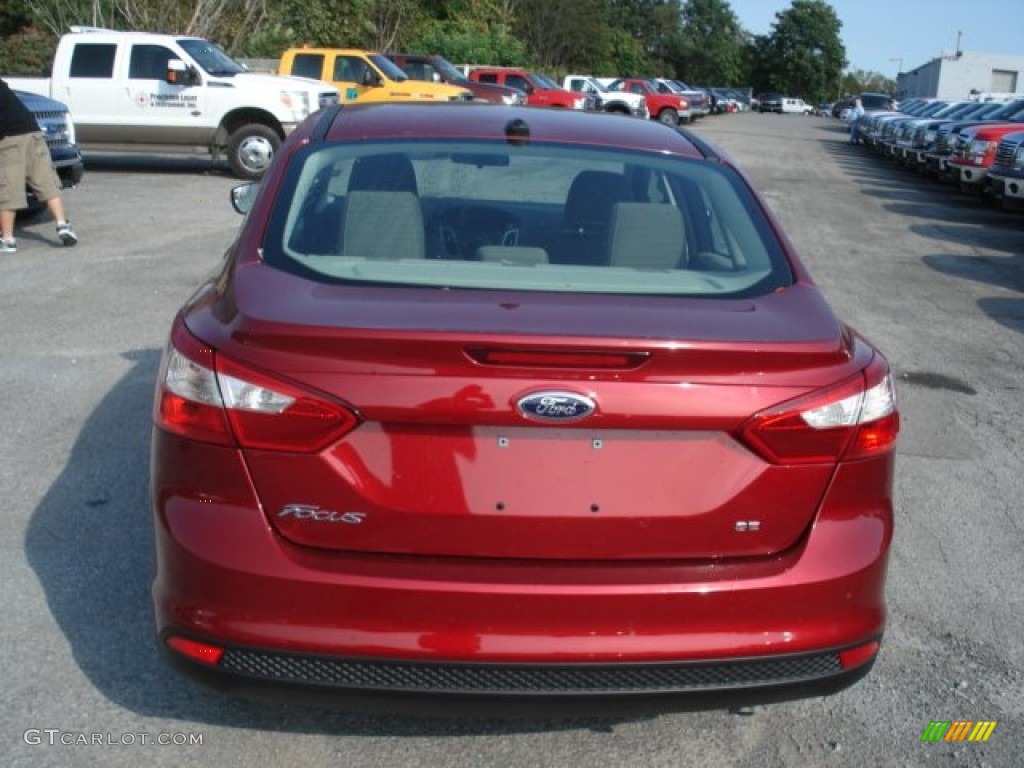 2013 Focus SE Sedan - Ruby Red / Medium Light Stone photo #7