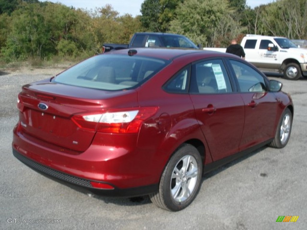 2013 Focus SE Sedan - Ruby Red / Medium Light Stone photo #8