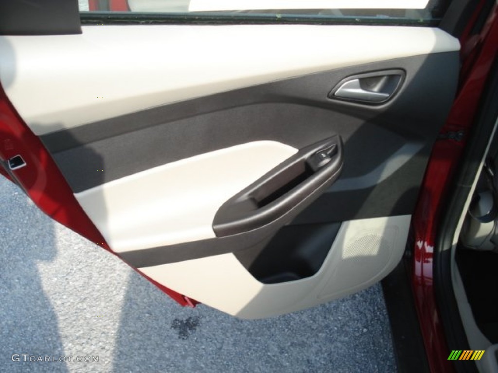 2013 Focus SE Sedan - Ruby Red / Medium Light Stone photo #14