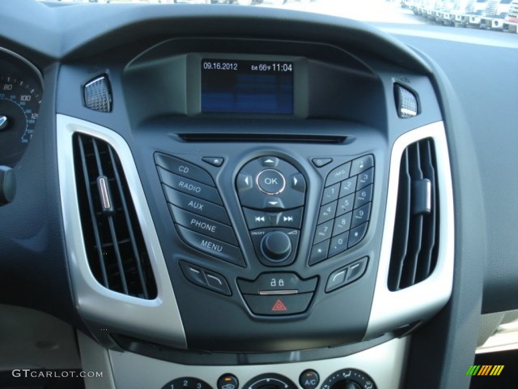 2013 Focus SE Sedan - Ruby Red / Medium Light Stone photo #16