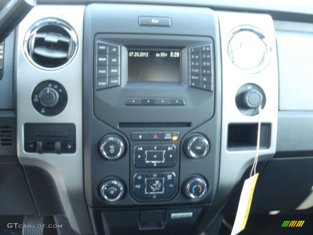 2013 Ford F150 XLT SuperCrew 4x4 Controls Photo #71301883