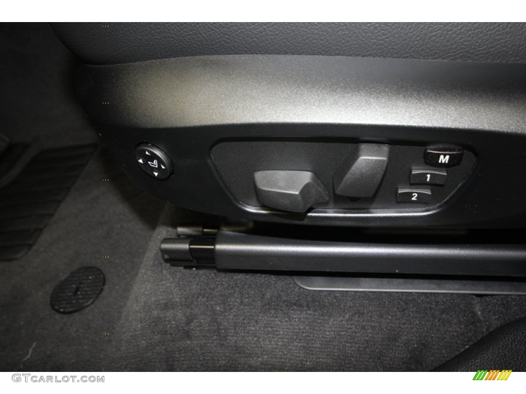 2013 BMW X3 xDrive 28i Controls Photo #71302309