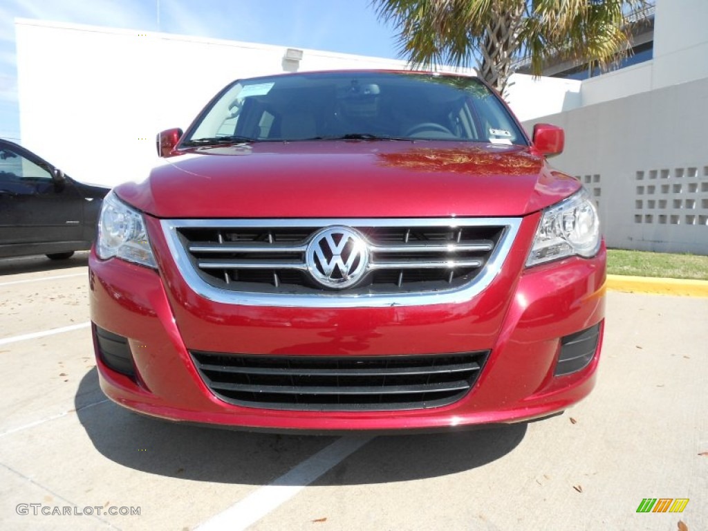 2012 Routan SE - Deep Claret Red Metallic / Aero Gray photo #2