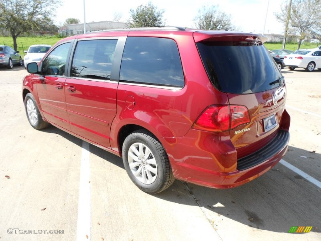 2012 Routan SE - Deep Claret Red Metallic / Aero Gray photo #5