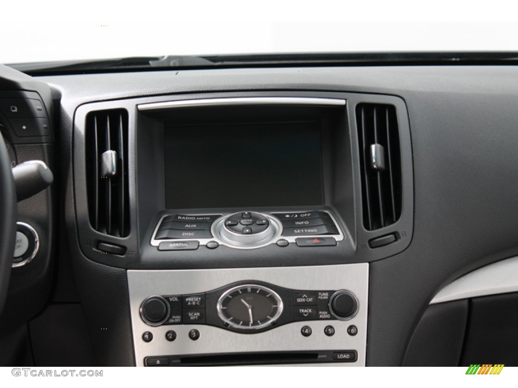 2009 Infiniti G 37 x Sedan Controls Photo #71308987