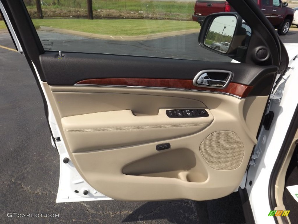 2013 Jeep Grand Cherokee Limited Dark Graystone/Medium Graystone Door Panel Photo #71310721