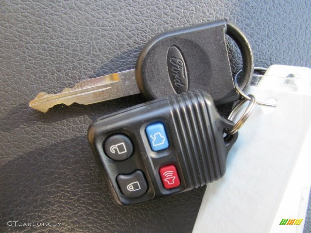 2006 Ford Mustang GT Premium Convertible Keys Photo #71312371