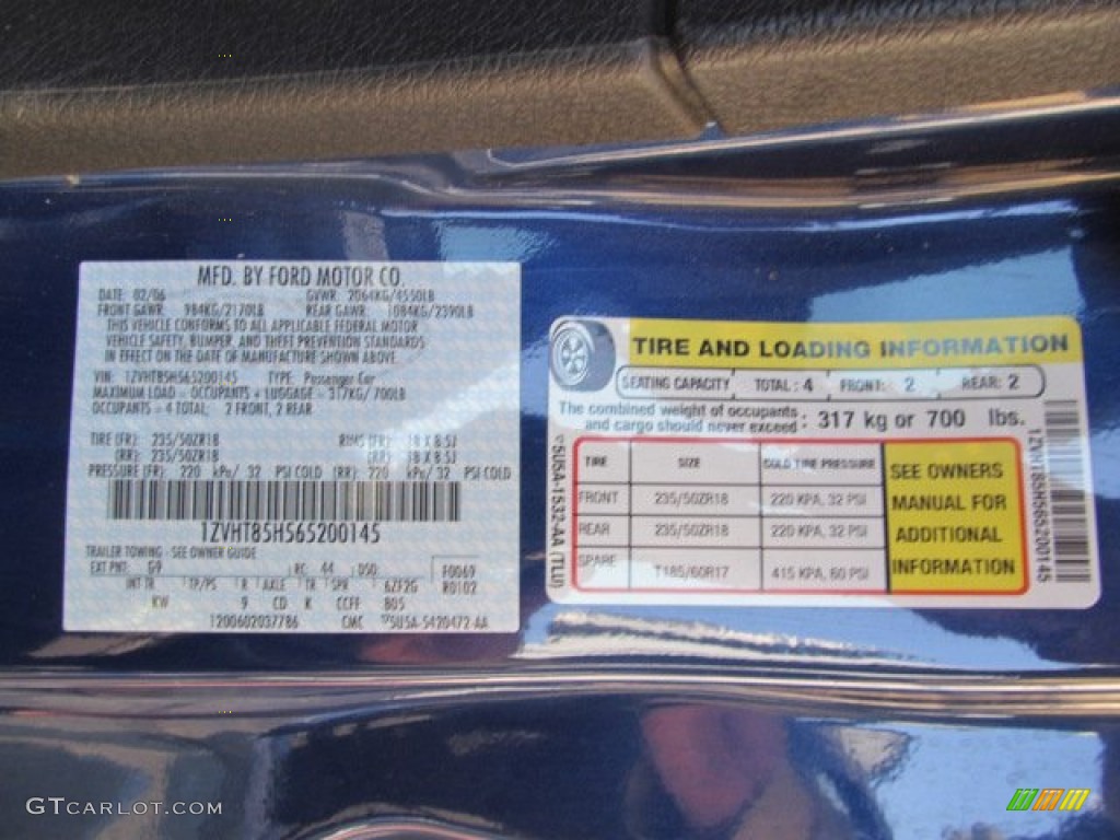 2006 Mustang GT Premium Convertible - Vista Blue Metallic / Dark Charcoal photo #24