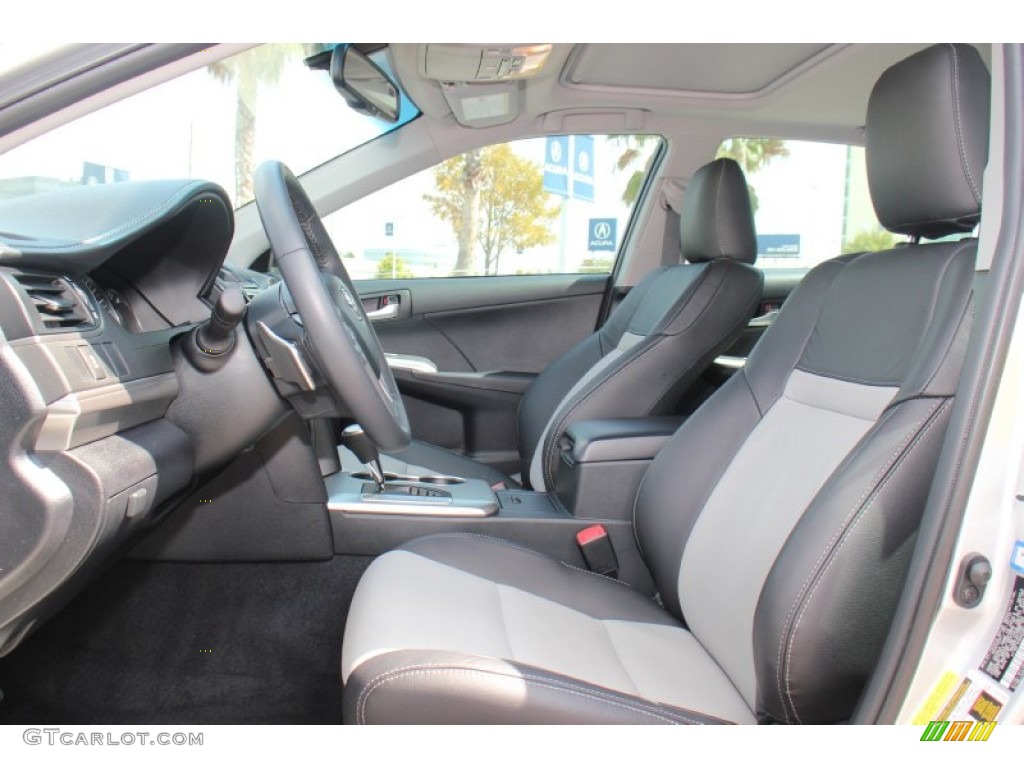 Black/Ash Interior 2012 Toyota Camry SE Photo #71312917