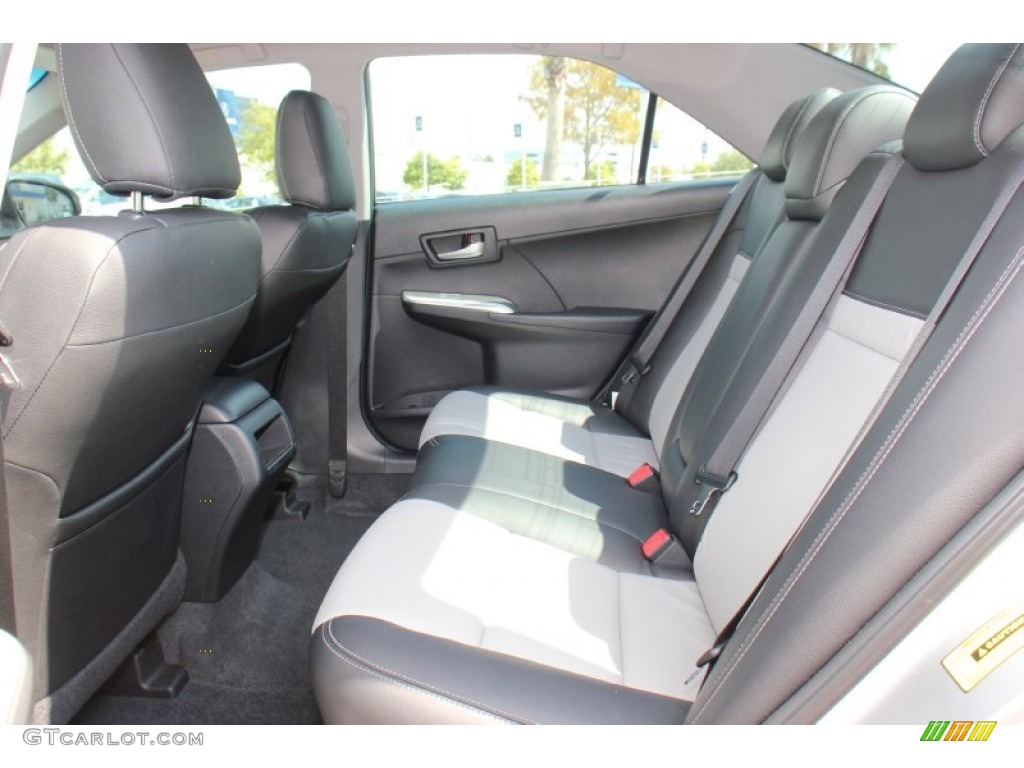 Black/Ash Interior 2012 Toyota Camry SE Photo #71312935