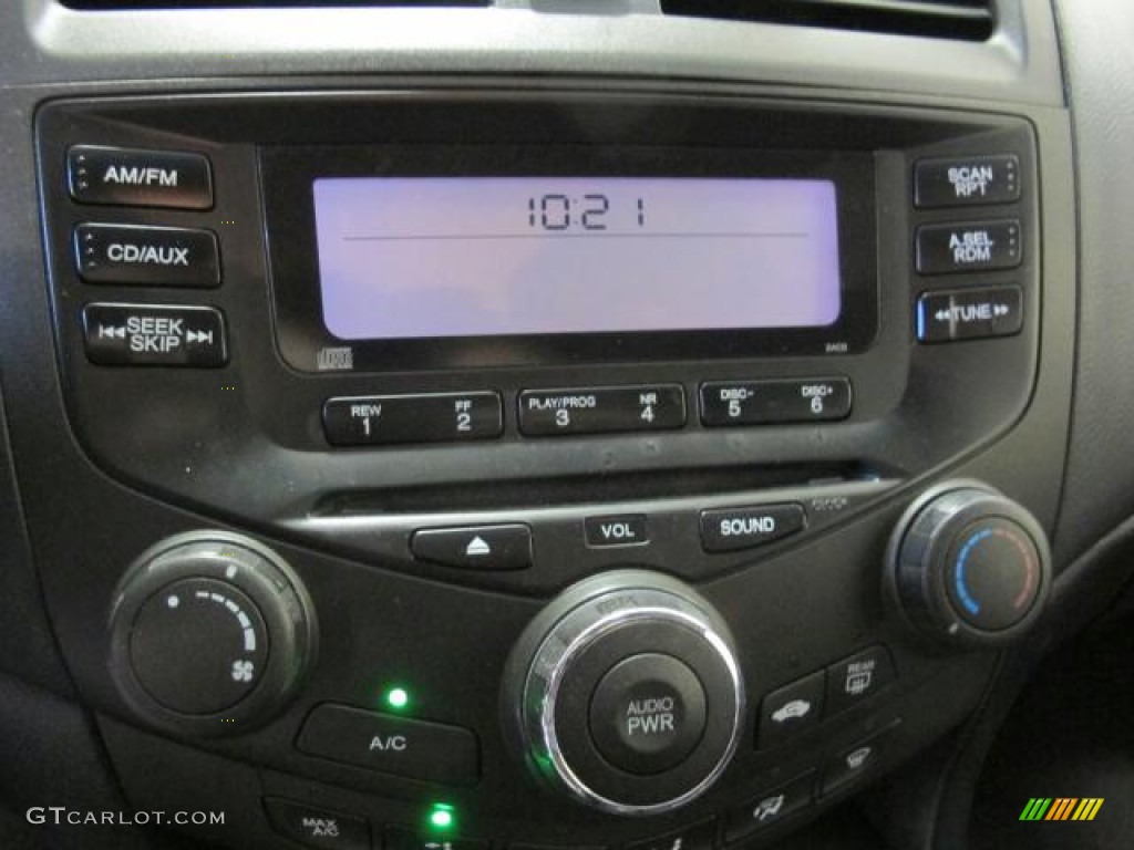 2003 Honda Accord LX Sedan Audio System Photo #71314274