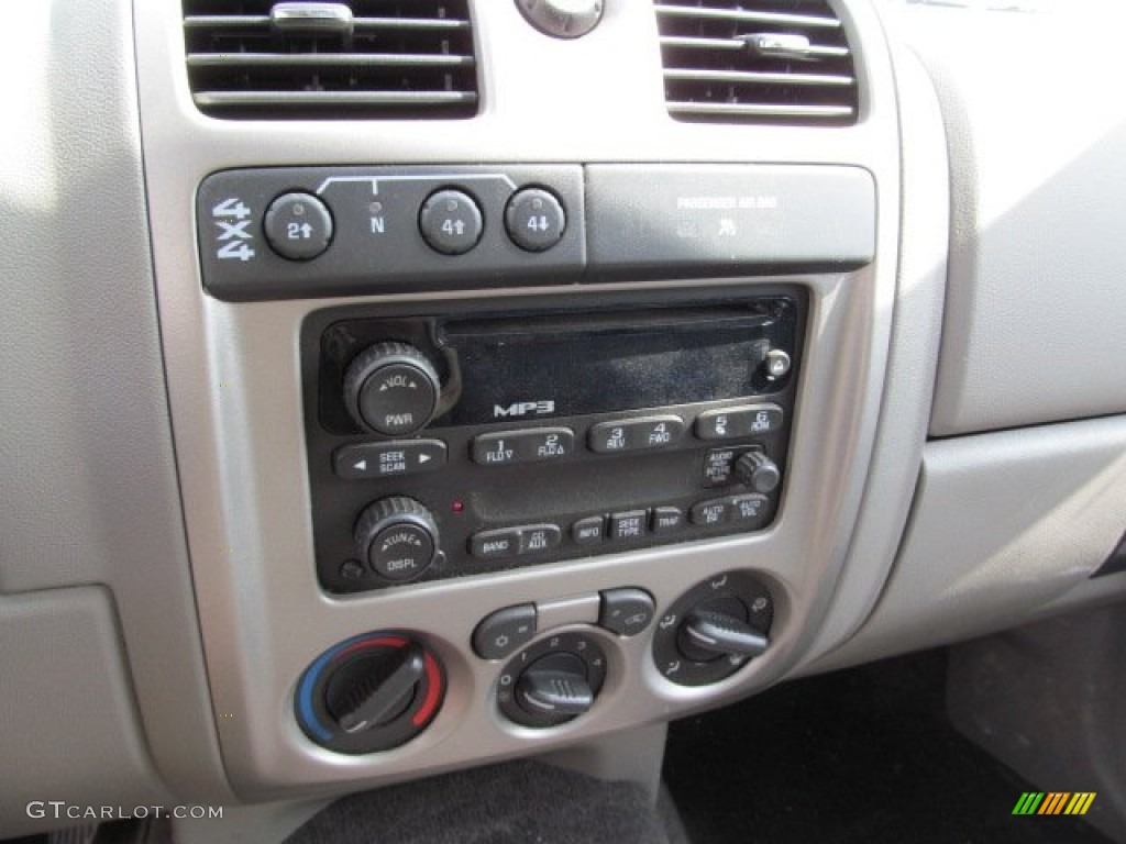 2007 Chevrolet Colorado LS Regular Cab 4x4 Controls Photo #71315823