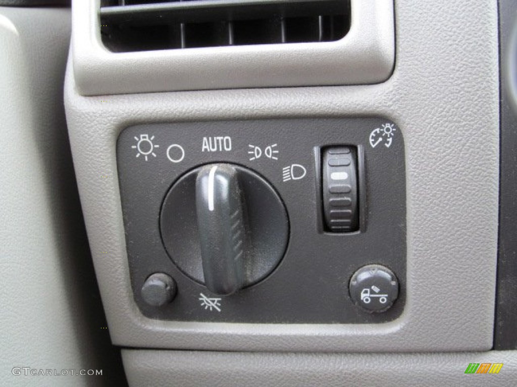 2007 Chevrolet Colorado LS Regular Cab 4x4 Controls Photos