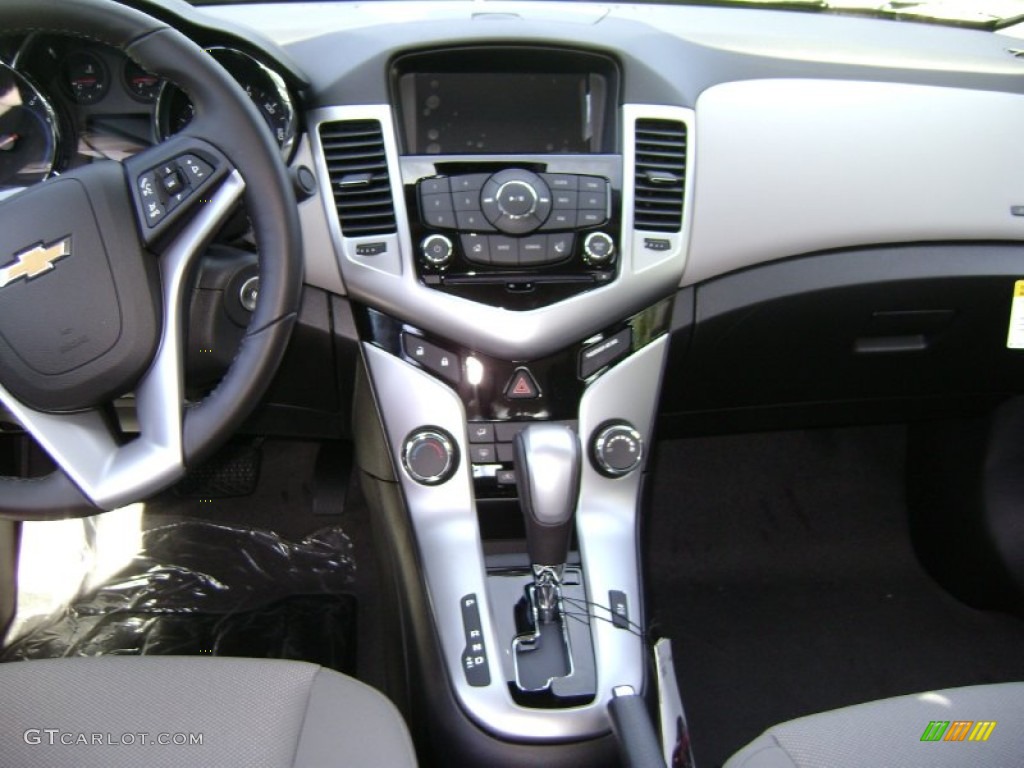 2013 Cruze LT/RS - Summit White / Medium Titanium photo #4
