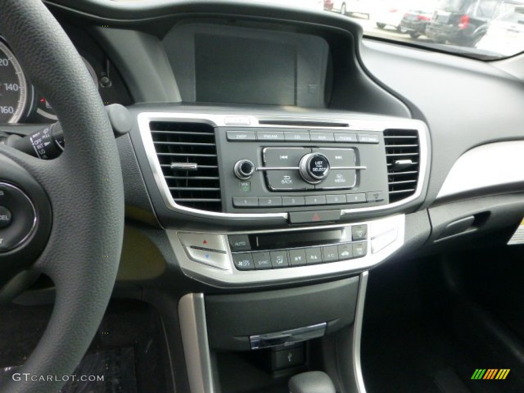 2013 Honda Accord LX Sedan Controls Photo #71318683