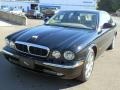 Ebony Black - XJ XJ8 Photo No. 2