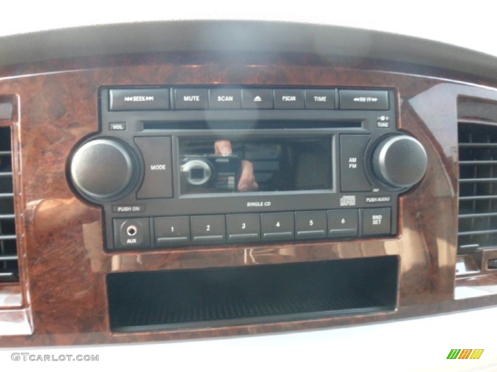 2008 Dodge Ram 5500 HD Laramie Quad Cab 4x4 Flat Bed Audio System Photo #71329859