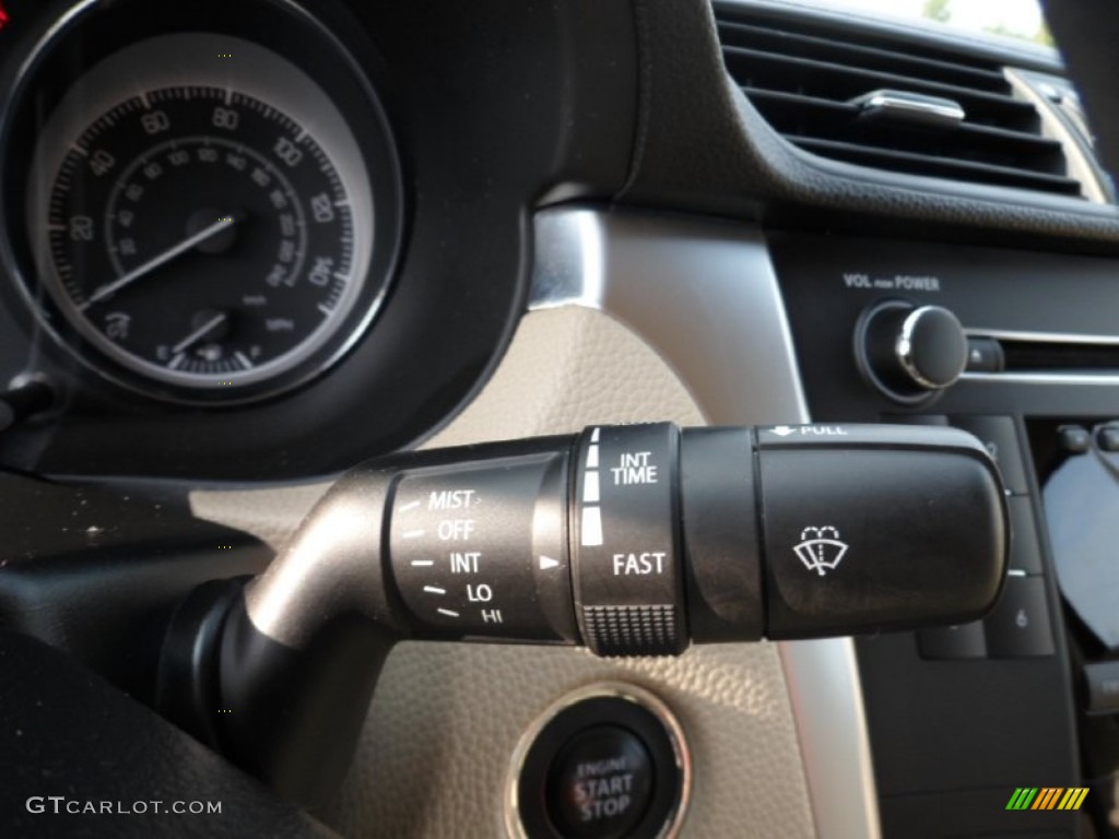 2011 Suzuki Kizashi S Controls Photos
