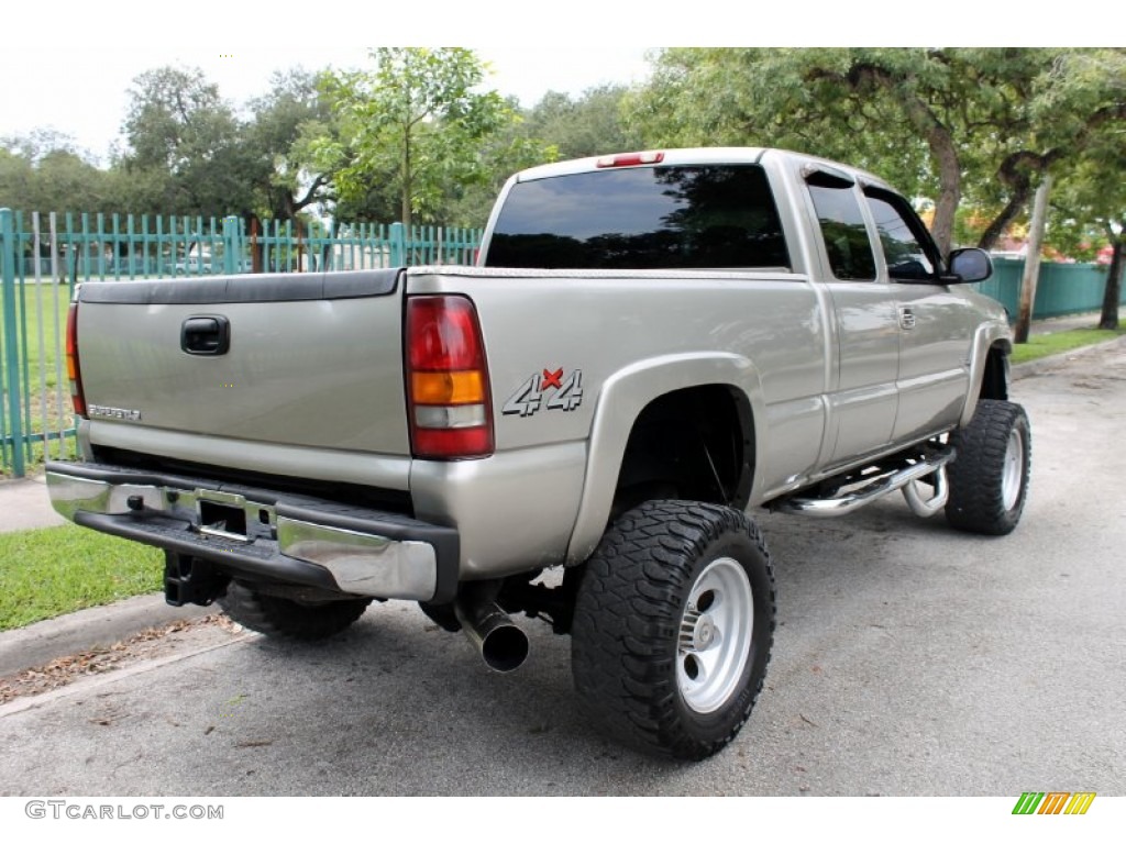 2002 Silverado 2500 LS Extended Cab 4x4 - Light Pewter Metallic / Medium Gray photo #9