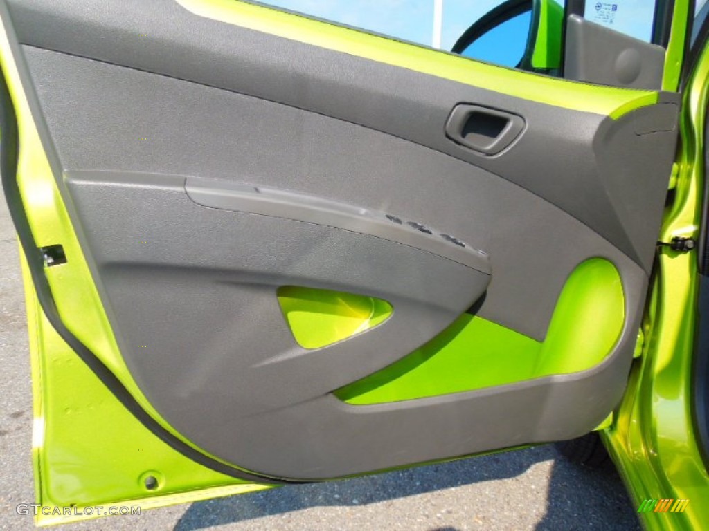 2013 Chevrolet Spark LT Green/Green Door Panel Photo #71331588