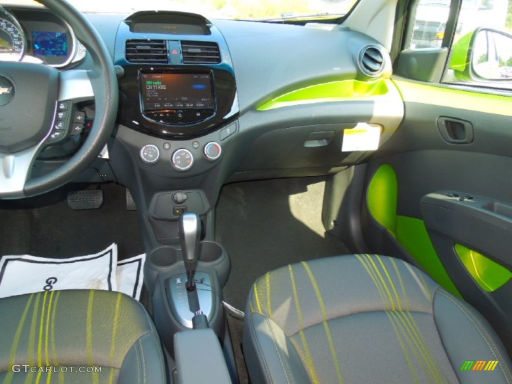 2013 Chevrolet Spark LT Green/Green Dashboard Photo #71331630