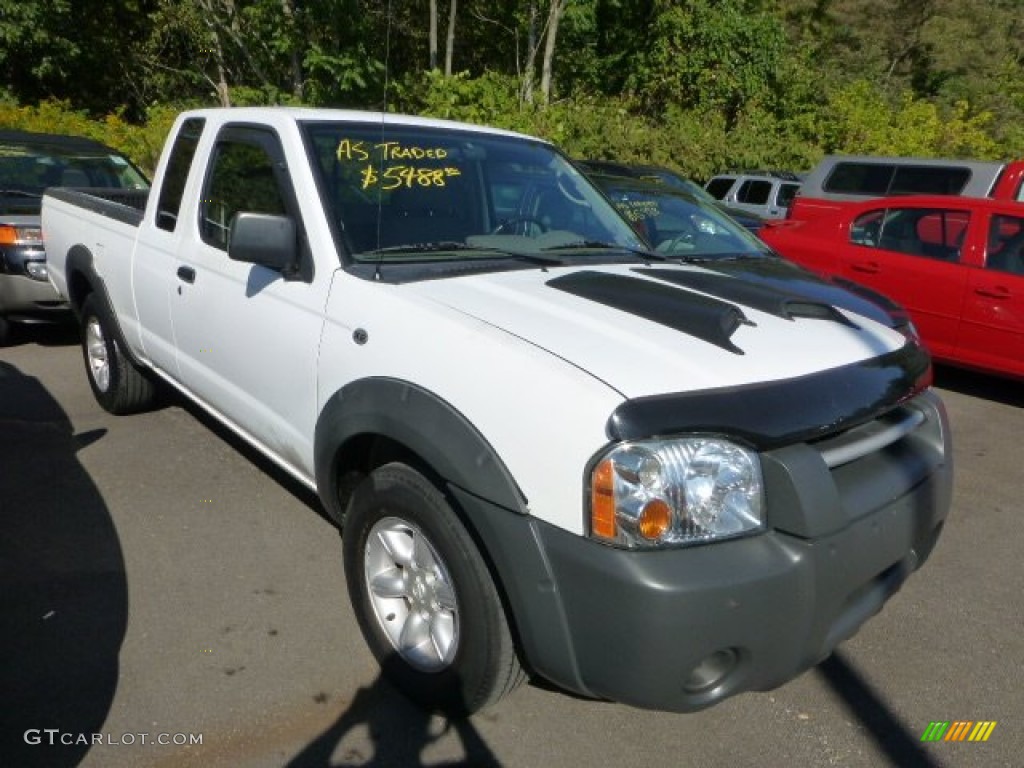 2002 Frontier XE King Cab - Cloud White / Beige photo #1