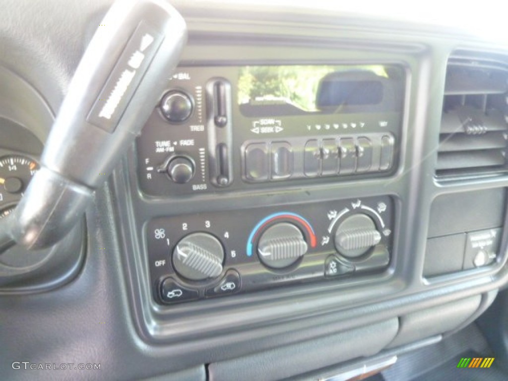 2002 Chevrolet Silverado 1500 LS Extended Cab Controls Photo #71333577