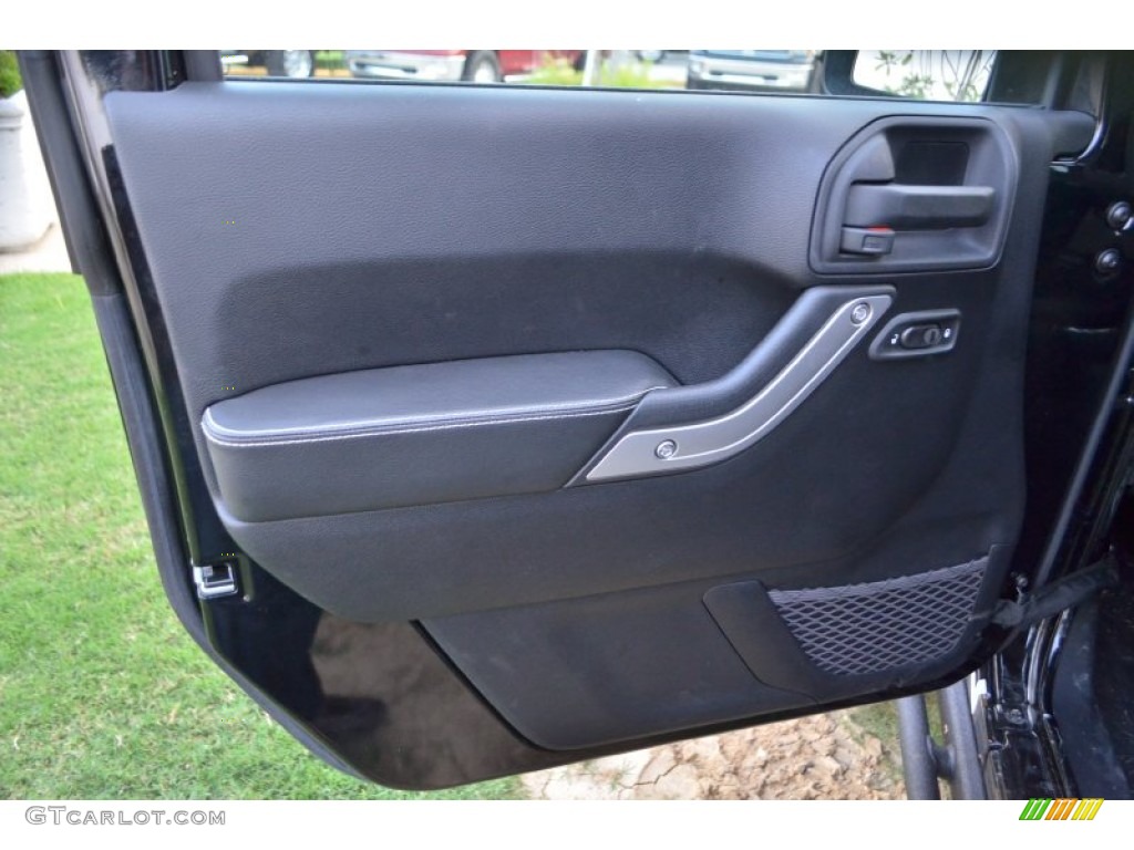 2012 Jeep Wrangler Unlimited Call of Duty: MW3 Edition 4x4 Call of Duty: Black Sedosa/Silver French-Accent Door Panel Photo #71335869
