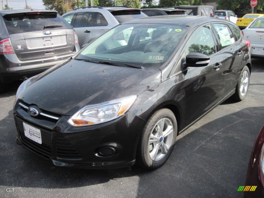 2013 Focus SE Hatchback - Tuxedo Black / Charcoal Black photo #1