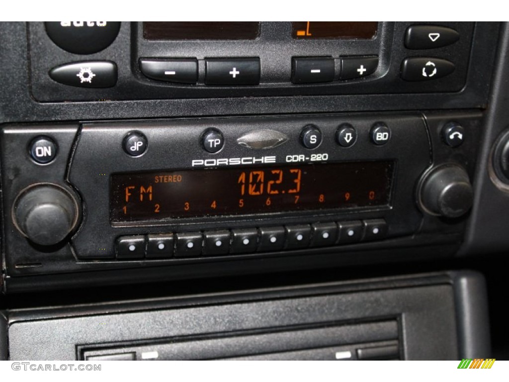 2002 Porsche 911 Turbo Coupe Audio System Photo #71339310