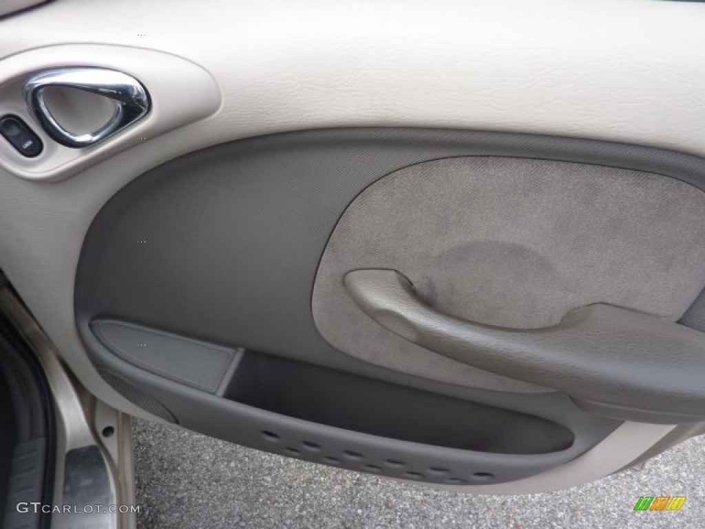 2002 PT Cruiser  - Light Almond Metallic / Taupe photo #11