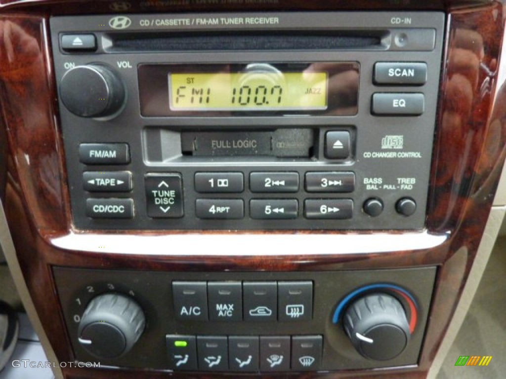 2005 Hyundai Sonata GLS V6 Audio System Photos
