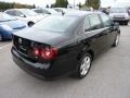 Black - Jetta SE Sedan Photo No. 7