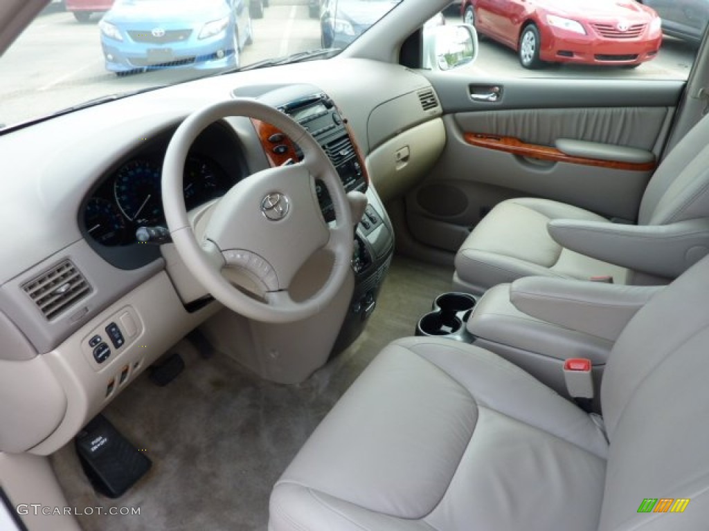 2008 Sienna XLE - Natural White / Fawn photo #17