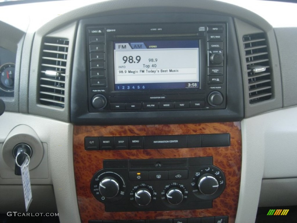 2007 Grand Cherokee Overland 4x4 - Light Graystone Pearl / Dark Khaki/Light Graystone photo #3