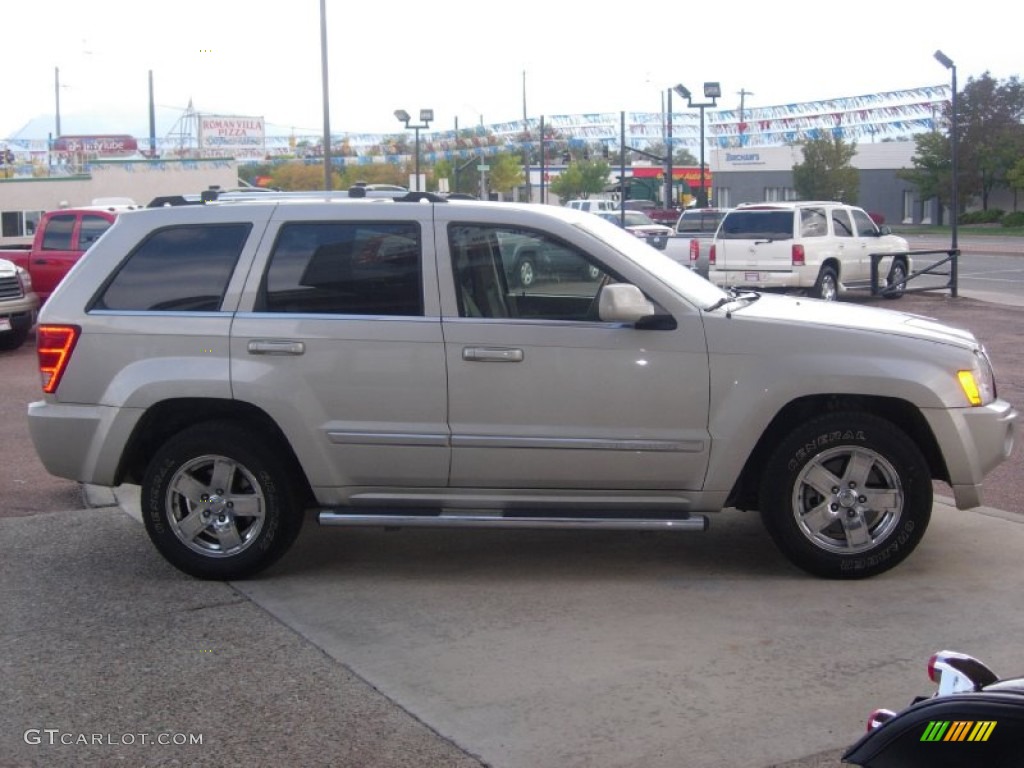 2007 Grand Cherokee Overland 4x4 - Light Graystone Pearl / Dark Khaki/Light Graystone photo #14