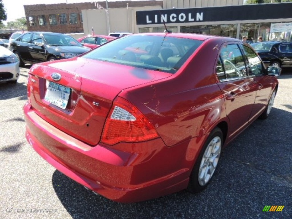 2010 Fusion SE - Red Candy Metallic / Charcoal Black photo #7