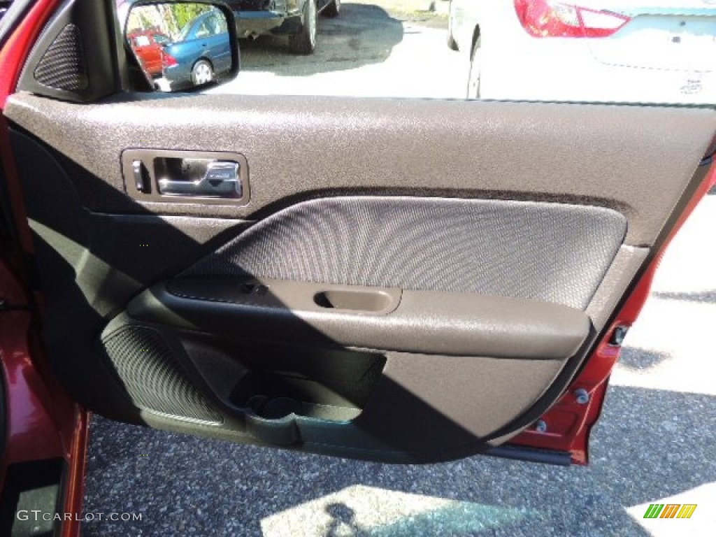 2010 Fusion SE - Red Candy Metallic / Charcoal Black photo #12