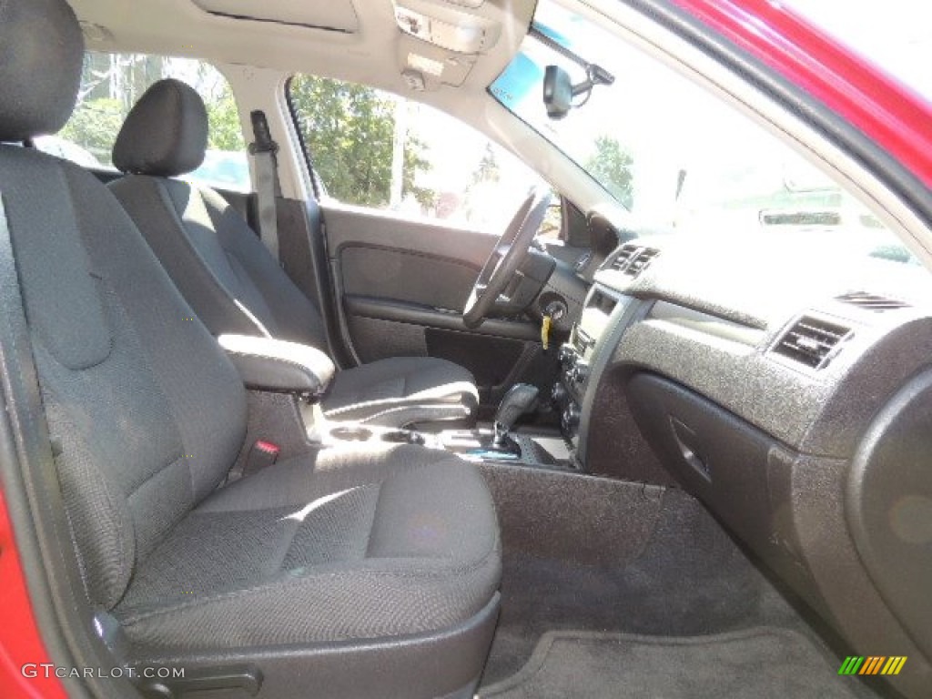 2010 Fusion SE - Red Candy Metallic / Charcoal Black photo #13