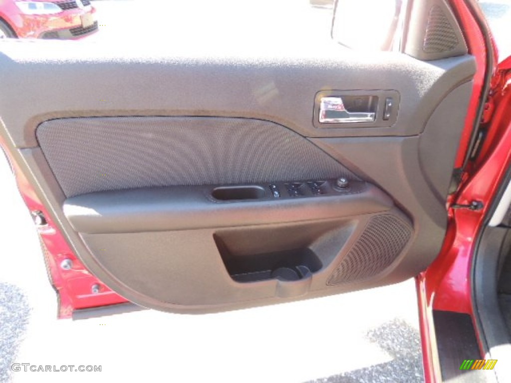 2010 Fusion SE - Red Candy Metallic / Charcoal Black photo #14