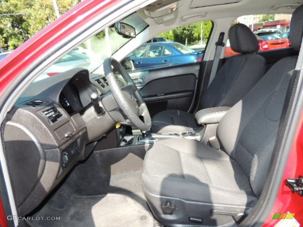 2010 Fusion SE - Red Candy Metallic / Charcoal Black photo #16