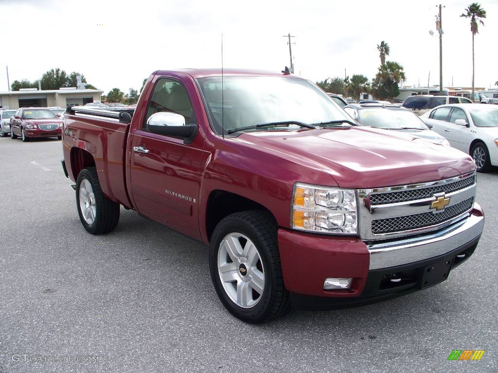 2007 Silverado 1500 LT Regular Cab 4x4 - Sport Red Metallic / Light Cashmere/Ebony Black photo #4