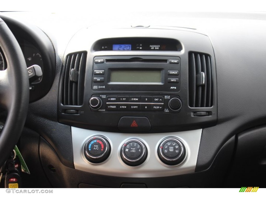 2010 Hyundai Elantra SE Controls Photo #71343713