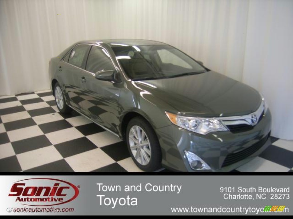 2012 Camry XLE - Cypress Green Pearl / Ivory photo #1