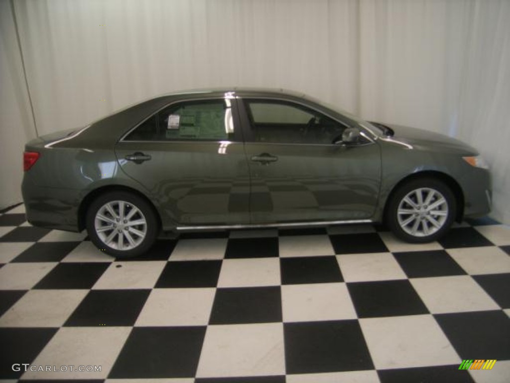 2012 Camry XLE - Cypress Green Pearl / Ivory photo #4