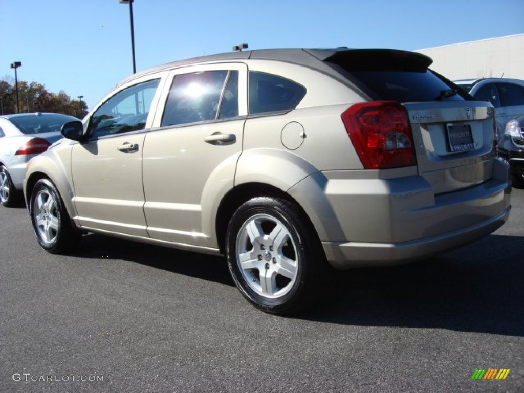 2009 Caliber SXT - Light Sandstone Metallic / Dark Slate Gray photo #4