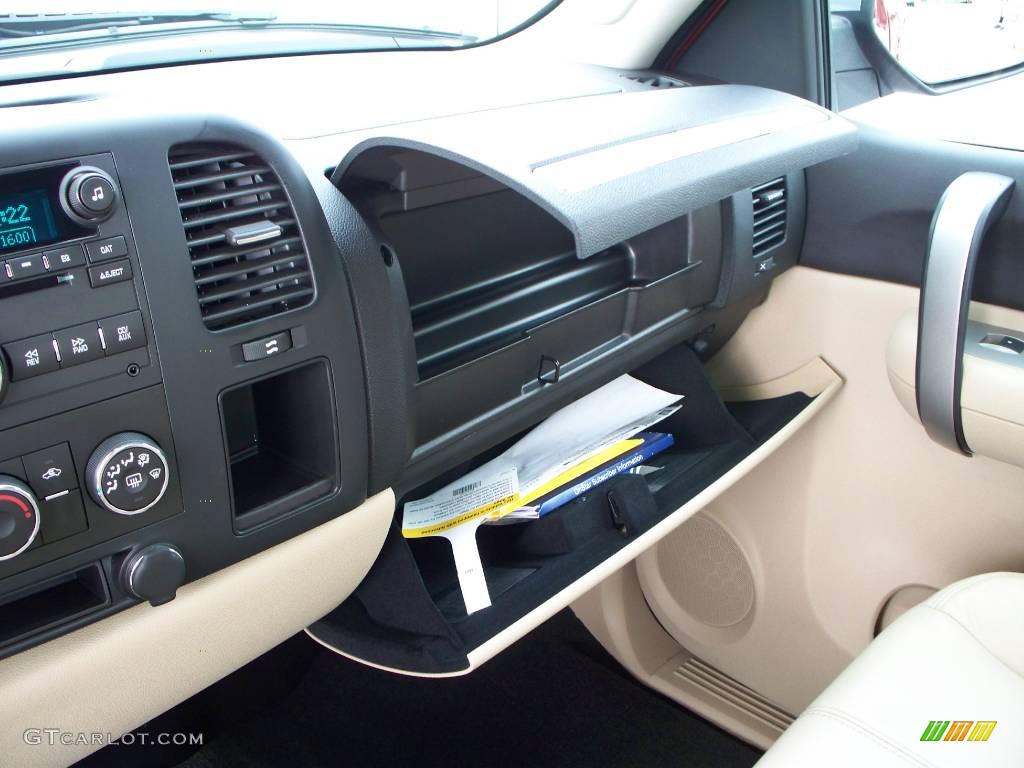 2007 Silverado 1500 LT Regular Cab 4x4 - Sport Red Metallic / Light Cashmere/Ebony Black photo #26