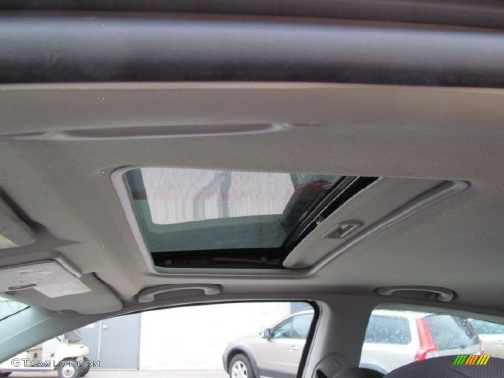 2005 Focus ZX3 SES Coupe - CD Silver Metallic / Charcoal/Charcoal photo #12